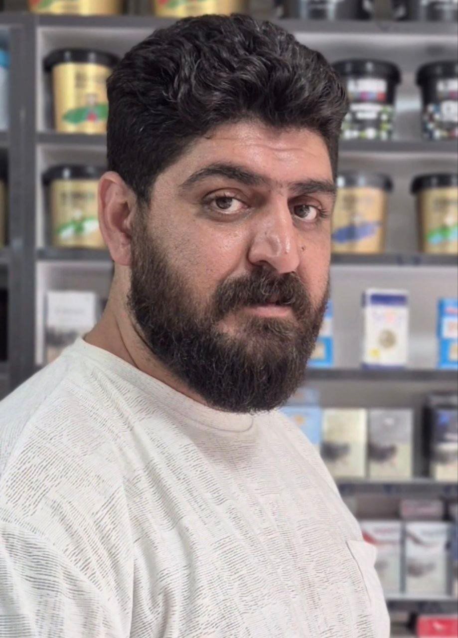 @✡︎𝐋𝐢𝐯𝐞𝐈𝐫𝐚𝐧𝐍𝐞𝐰𝐬🇮🇷🇮🇱: 🚨Don’t stop talking about Iran.
The mother of Omid Khorsand stands with the unbearable pain of losing her son, but her voice carries courage, strength, and defiance.
Her message is clear:
“We will