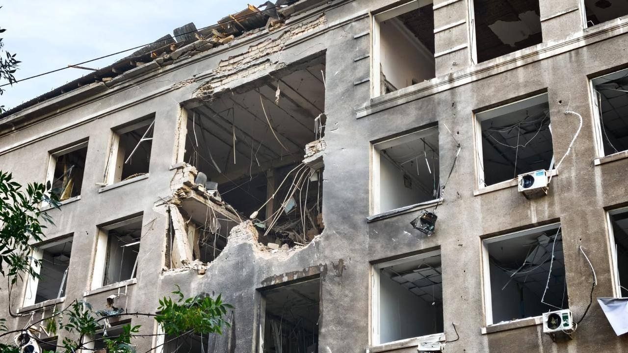 @✡︎𝐋𝐢𝐯𝐞𝐈𝐫𝐚𝐧𝐍𝐞𝐰𝐬🇮🇷🇮🇱: 🚨🇺🇦
Massive Combined Attack on Odesa; 8 Injured, Including a 5-Year-Old Child
Odesa and its surrounding areas were targeted early on September 2 by a wave of ballistic missiles, cruise missiles
