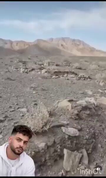 Show this video to the motherfuckers of human rights activists and the grant-grabbing fake opposition of the Islamic Republic. Look closely. This is the lonely grave of Alireza Raeisi, son…