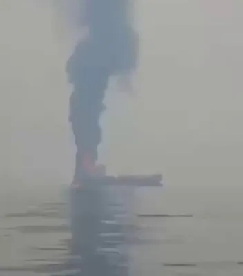 @Babak Taghvaee - The Crisis Watch: #Breaking: The #IRGC Navy is randomly targeting commercial ships and oil tankers in the Hormuz Strait today. This is part of their military operation to close the strait to civilian commercial shippin