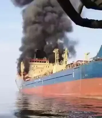 @𝐍𝐢𝐨𝐡 𝐁𝐞𝐫𝐠 🇮🇷 ✡︎: Meanwhile, the regime in Iran just bombed their own vessel in the Persian Gulf and I'm not exaggerating.

They really wanted you to think THIS was some kind of untouchable, powerful force.

Now you se