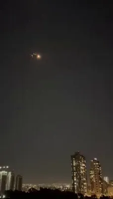 @Babak Taghvaee - The Crisis Watch: #Breaking: This is an act of terrorism. The #IRGC Aerospace Force is using ballistic missiles equipped with cluster warheads against civilian neighborhoods in #TelAviv, #Israel. These are banned munit