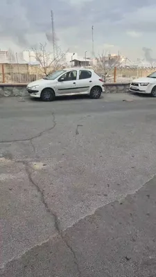 @Vahid Online: ثبت لحظه برخورد و انفجار
ویدیوی دریافتی با شرح: 'قرارگاه سپاه، تقاطع همت و باکری #تهران، دوشنبه ۱۱ اسفند ساعت ۱۵'
#Iran #Tehran