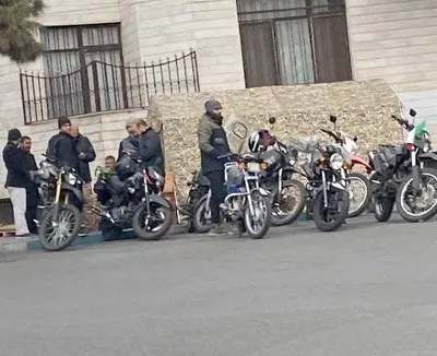@🇮🇷LiveIranNews🇮🇱: 🚨Status of the Basij forces and suppressors  
They have no base, just setting up tents😂  
Of course, that too will be packed up soon