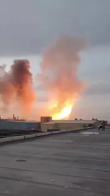 @Babak Taghvaee - The Crisis Watch: Breaking: In response to airstrikes against petrochemical plants and oil facilities in Iran, the IRGC Aerospace Force continues targeting oil facilities of Persian Gulf states, including Bahrain. This