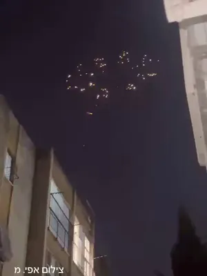 @Babak Taghvaee - The Crisis Watch: BREAKING: The terrorist regime of the Ayatollahs once again used internationally forbidden cluster munitions to target Tel Aviv, Israel, last night. A Khorramshahr-4 ballistic missile of the IRGC Aero