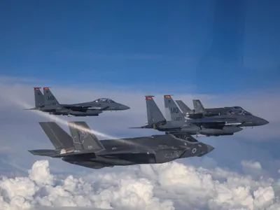 @Visegrád 24: The IDF has begun an additional wave of strikes in Beirut

The Israeli Air Force has begun a new wave of airstrikes against Hezbollah infrastructure in Beirut's southern suburbs, the IDF announces.