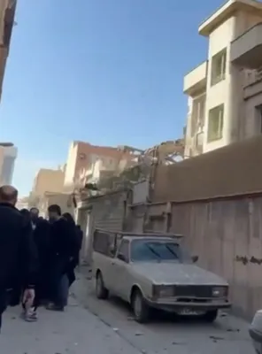 @𝐍𝐢𝐨𝐡 𝐁𝐞𝐫𝐠 🇮🇷 ✡︎: 🔴 NEW:

An airstrike targeted the residence of Hossein Taeb, a notorious mullah and former head of IRGC intelligence.

Not sure if he was in there yet, but if he was, he's dead.