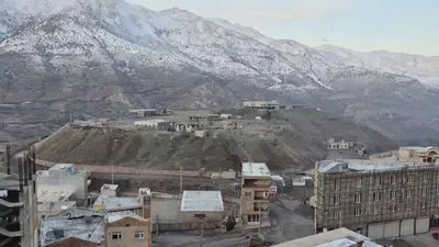 @Shin: IRGC Base in Dorisan has been targeted @ ~ 2130 Mar 5, 2026 was targeted, reportedly by 6 projectiles. 
(Media and report via @mamlekate) 

(Coords: 35.0173, 46.3775)
Paveh, #Kermanshah Province, #Ira