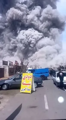 @🇮🇷LiveIranNews🇮🇱: 🚨حمله به پایگاه سپاه در پاکدشت/تصاویر دریافتی از ساعت ۱۲ امروز نشان میدهد پایگاه گروهک تروریستی سپاه پاسداران در پاکدشت هدف قرار گرفته و شدت موج انفجار به حدی بوده که تا شهرکهای اطراف نیز احساس شده ا