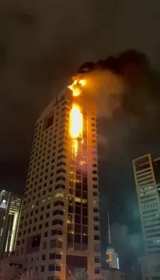 @𝐍𝐢𝐨𝐡 𝐁𝐞𝐫𝐠 🇮🇷 ✡︎: It's been like 15 hours since Pezeshkian promised the regime in Iran would stop attacking Arab countries.

This is Kuwait tonight.

Clearly not an American base.