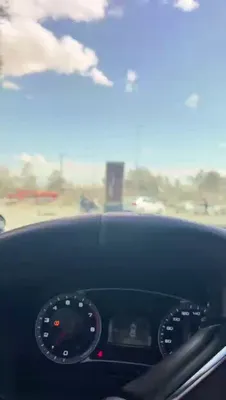 @Vahid Online: ویدیوی دریافتی: 'سپاه #شاهین‌شهر' 
عکس‌های دریافتی: 'حمله به کلانتری یا ستاد فرماندهی در خیابان مدرس باعث خسارت به ساختمان‌های اطراف شده.'
یکشنبه ۱۷ اسفند #Iran