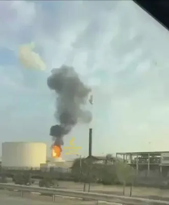 @Babak Taghvaee - The Crisis Watch: BREAKING: The IRGC Aerospace Force targeted the largest oil refinery in Bahrain, BAPCO, in retaliation for the Israeli airstrike on oil reserves in Tehran, the capital city of Iran. A small comparison