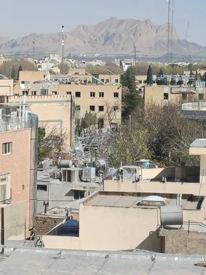 @Vahid Online: ''They hit the IRGC information office on 22 Bahman Street #Isfahan'
First photo: "The building that collapsed in the middle"
Images received from citizens, Tuesday, March 8
#Iran