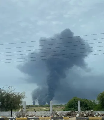 @Babak Taghvaee - The Crisis Watch: BREAKING: At around 09:30 local time, the U.S. Navy conducted an airstrike against the fuel reserve facility of Bandar Abbas International Airport and the 9th Tactical Fighter Base of the Iranian Air 