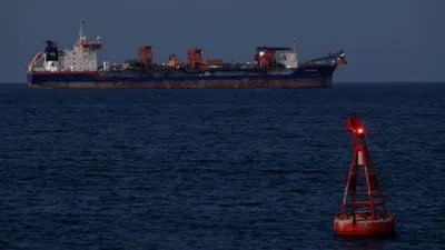 @Visegrád 24: Iran is sending millions of barrels of oil to China through the Strait of Hormuz despite the war paralyzing this waterway.

Since the start of the war, Iran has shipped around 12 million barrels of oi