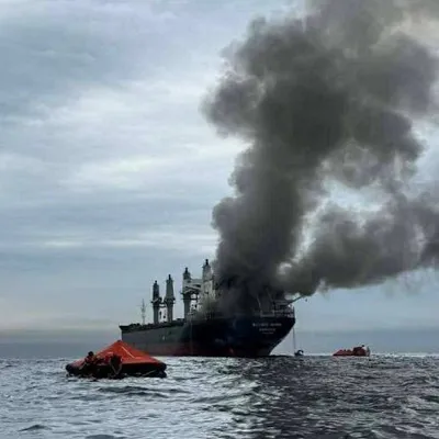 @Visegrád 24: Iranian projectiles struck at least three cargo vessels over the last 24 hours in the Strait of Hormuz

Thailand’s navy reported that most of the crew of a Thailand-flagged bulk carrier were evacuated