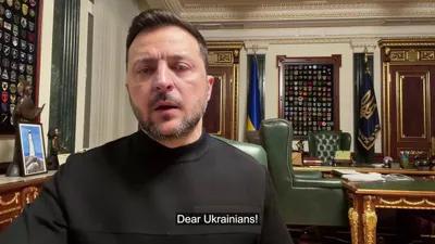 @🇮🇷LiveIranNews🇮🇱: 🚨🇺🇦پیام ولادیمر زلنسکی:
تیم ما اکنون در راه منطقه خلیج فارس است، جایی که می‌تواند به حفاظت از جان انسان‌ها و تثبیت اوضاع کمک کند. ما چالش‌های موجود را می‌بینیم: رژیم ایران تنگه هرمز را که یکی از مس