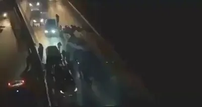 @Eli Afriat 🇮🇱: HOLY SHIT!!

PAGER-STYLE OPERATION IN IRAN!

Documentation of a drone striking Basij soldiers.

DOZENS of hotlines in Tehran, reports of HUNDREDS of Basij casualties across Iran.
