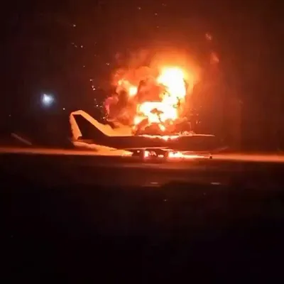 @Eli Afriat 🇮🇱: Footage shows the final Iranian KC-747 tanker burning on the tarmac after Israeli airstrikes hit Mehrabad Airport in Tehran last week.