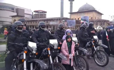 @𝐍𝐢𝐨𝐡 𝐁𝐞𝐫𝐠 🇮🇷 ✡︎: More evidence of children exploited as human shields among basijis and IRGC forces. 

How pathetic that for decades we've been told this regime is so powerful and untouchable, but when a real war brea