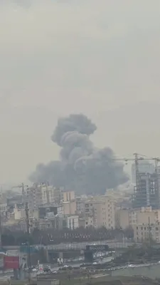 @🇮🇷LiveIranNews🇮🇱: 🚨چند هدف امنیتی رژیم تروریستی جمهوری اسلامی در تهران هدف حملات ظهر دوشنبه قرار گرفت/بر اساس ویدیوها و گزارش‌های منتشرشده در شبکه ایکس، روز دوشنبه ۲۵ اسفند حوالی ساعت ۱۲ تا ۱۲:۱۵ ظهر چند نقطه امنیتی د