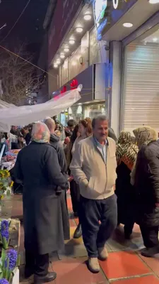 @𝐍𝐢𝐨𝐡 𝐁𝐞𝐫𝐠 🇮🇷 ✡︎: Current vibes inside Iran.

This is not a country being "indiscriminately carpet bombed" as you can clearly see.

Everyone knows they are not the targets for airstrikes, and that it's a war against th