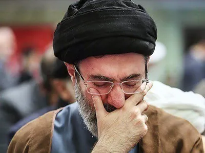 @Eli Afriat 🇮🇱: 🚨🇮🇷BREAKING: DRAMATIC reports on Iranian opposition channels about the DEATH of Mojtaba Khamenei in the hospital.

the incessant firing at Israel seems like a "Barrage of honor" for someone who wil