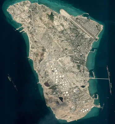@Open Source Intel: JUST IN 🔴

Axios: Trump administration weighing plans to seize or blockade Iran’s Kharg Island to pressure Tehran into reopening the Strait of Hormuz.