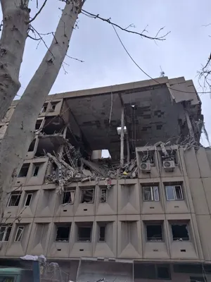 @Shin: (Images via @Vahid) 
IRGC-Intel affiliated building in Kakh street was targeted earlier today.
Looks like a targeted assassination. 
Central Tehran,
#Tehran Province, #Iran
(coords 35.703706, 51.40339
