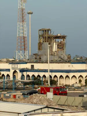 @Babak Taghvaee - The Crisis Watch: BREAKING: The maritime traffic control tower at Bender Lengeh Port was struck and destroyed this morning by two BGM-109 Tomahawk cruise missiles launched by the U.S. Navy.

#OperationEpicFury #Operati