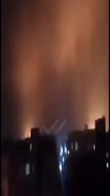 @Eli Afriat 🇮🇱: 🚨🇮🇷BREAKING: A massive flash of light illuminated the sky of the Iranian capital in recent minutes following the bombing of a central headquarters of the Revolutionary Guards.