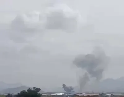 @Babak Taghvaee - The Crisis Watch: BREAKING: Reports from Isfahan indicate that Israeli forces conducted an airstrike against a military site in Najafabad County, central Iran. At least four explosions were reported. Plumes of smoke ca