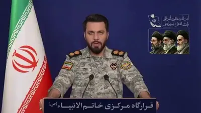 @Goldie Ghamari | گلسا قمری 🇮🇷: I want to believe that the IRGC terrorist President Trump is secretly negotiating with behind the scenes is the "Terump you are fi-yerd" guy.

Please let this be true.