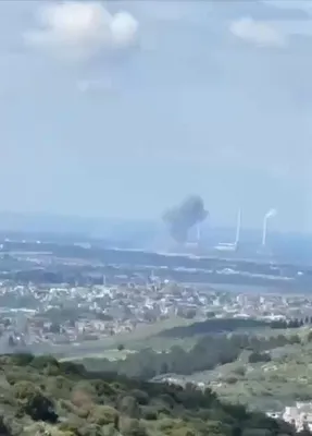 @Babak Taghvaee - The Crisis Watch: BREAKING: The IRGC Aerospace Force targeted what appears to be a power plant in Hadera, Israel. A plume of smoke is rising from the area. It is unclear whether the facility was directly hit or if the 