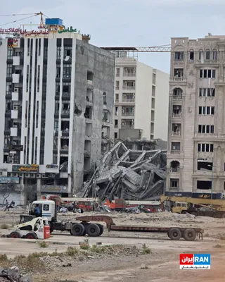 @ايران اينترنشنال: The image received by Iran International shows a destroyed building in Bandar Abbas that was targeted in an airstrike in the early hours of Thursday, March 6. According to reports, Alireza Tangsiri, t
