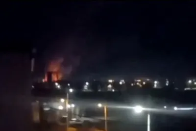 @Babak Taghvaee - The Crisis Watch: BREAKING: Israeli airstrikes have hit the city of Kashan in central Iran early Friday, March 27, 2026.

At around 01:30 AM, a building on Imam Reza Boulevard was struck and remains on fire. Another st
