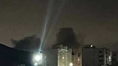 @Babak Taghvaee - The Crisis Watch: BREAKING: A new wave of Israeli airstrikes targeted Tehran and Karaj in Iran tonight, with a coordinated series of impacts reported between 21:22 and 21:26 local time (March 30).

In Tehran, multiple 
