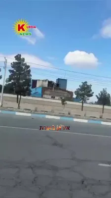@Eli Afriat 🇮🇱: 🚨🇮🇷A video filmed by an Iranian this morning on his way to work in Tehran reveals the extent of the destruction at a drone manufacturing plant in the Ardan area after an airstrike, with local resid