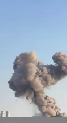 @Visegrád 24: BREAKING:

A US/Israeli airstrike hit the IRGC Aerospace Forces headquarters in western Tehran, using 10 heavy bombs and targeting a major command node linked to missile and drone operations.

Via @ma