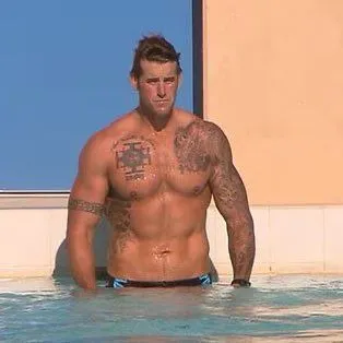 @Visegrád 24: Australia’s most decorated soldier, Ben Roberts-Smith, was arrested at Sydney Airport.

He faces five war crimes murder charges over the killings of unarmed civilians in Afghanistan, and risks possibl