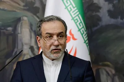 @Visegrád 24: Islamic regime foreign minister Abbas Araqchi says passage through the Strait of Hormuz is allowed for 2 weeks only under Iranian military management