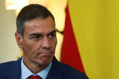 @Visegrád 24: Spain's far-left PM Pedro Sanchez on Iran-US ceasefire:

"This momentary relief cannot make us forget the chaos, the destruction, and the lives lost. [...] The Government of Spain will not applaud tho