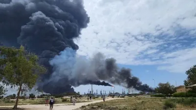 @𝐍𝐢𝐨𝐡 𝐁𝐞𝐫𝐠 🇮🇷 ✡︎: 🔴 BREAKING:

Regime linked outlet Mizan says the United Arab Emirates is behind the Lavan Oil Refinery bombing earlier today.
