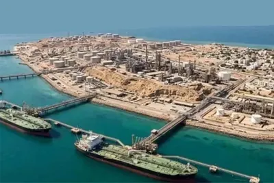 @Open Source Intel: VERY SIGNIFICANT 🔴

If President Trump moves forward with a Strait of Hormuz blockade, Iranian tankers, including all shadow fleet vessels loading at Kharg Island, may now face U.S. naval interceptio