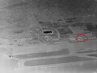 @Visegrád 24: 🇺🇦 SCALP cruise missiles and GBU-39 guided aerial bombs struck a warehouse of Russian strike drones near Donetsk Airport.

The video was published by the General Staff of the Armed Forces of Ukraine