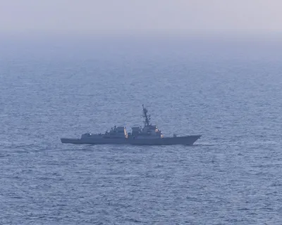 اطلاعات منبع باز CENTCOM: یک ناو باری با پرچم ایرانی که از بندر Abbas سفر می‌کرد، درگیر تلاش برای تعویض مسیر از طریق خلیج فارس در کنار سواحل ایران قبل از جداسازی توسط