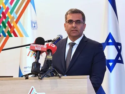 @Open Source Intel: Israeli Minister Ofir Sofer, on reports of a ceasefire with Hezbollah: 

“If we turn residents of the frontline communities into hostages of Hezbollah, we have failed in our mission.”