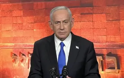 @Open Source Intel: Netanyahu to ministers: 

"We remain in the security zone during the ceasefire. Where we are, there we stay." - N12