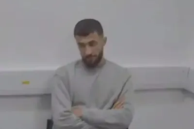 @Visegrád 24: A SMALL boat migrant kept videos on his phone of him taking part in a gang rape on a beach as “trophies”, a court heard.

Police found three clips of Iranian Kurd Abdulla Ahmadi, 26, showing him and a
